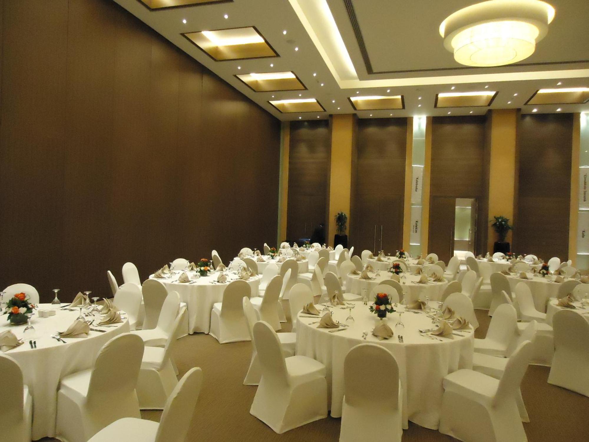 Erbil Rotana Hotel Exterior foto
